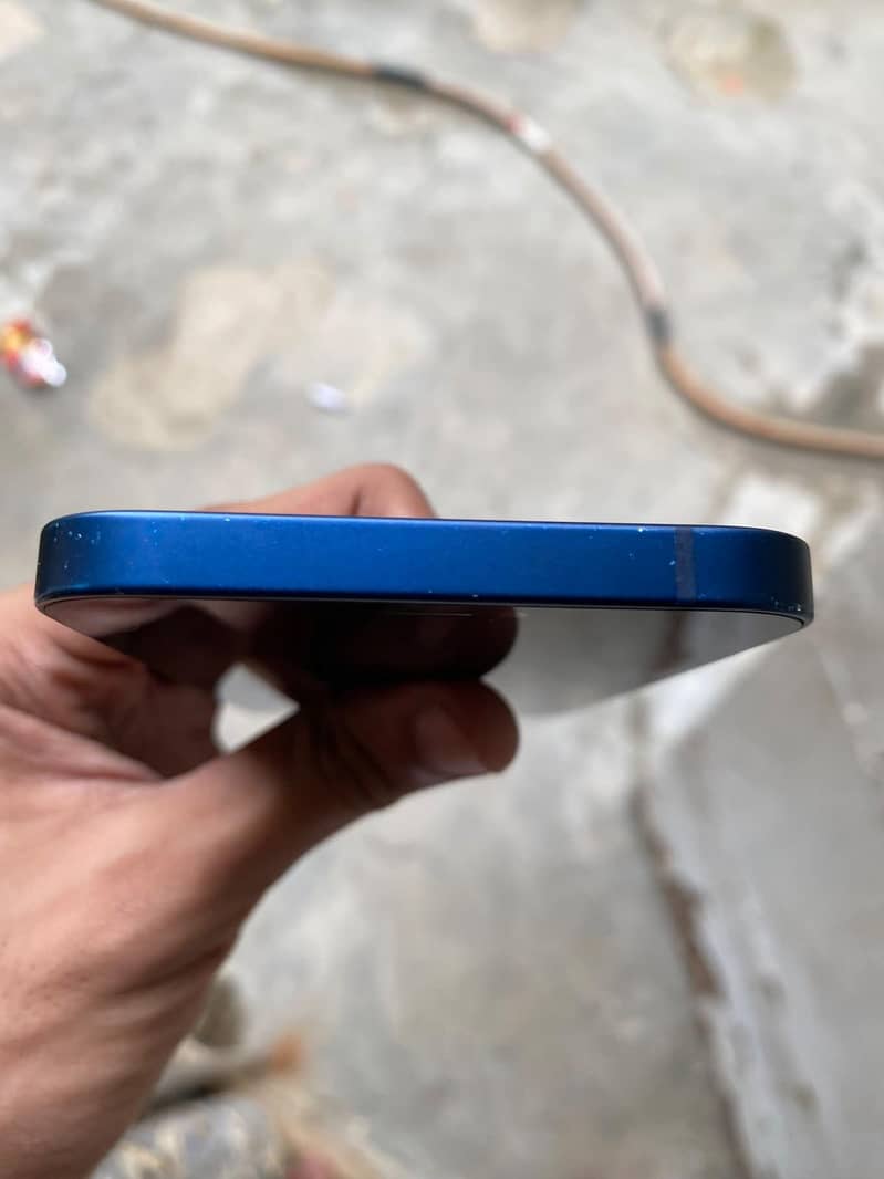 Apple iPhone 12 2