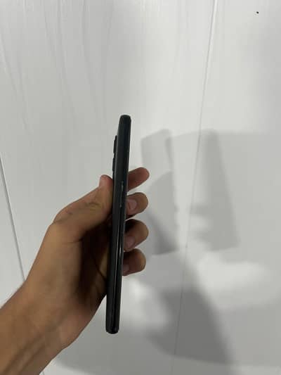 OnePlus 9pro 18 gb ram 256 storage only 2 lines ka masala hai baqii ok