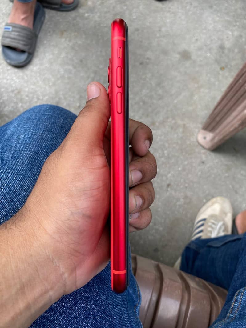 Apple iPhone 11 3