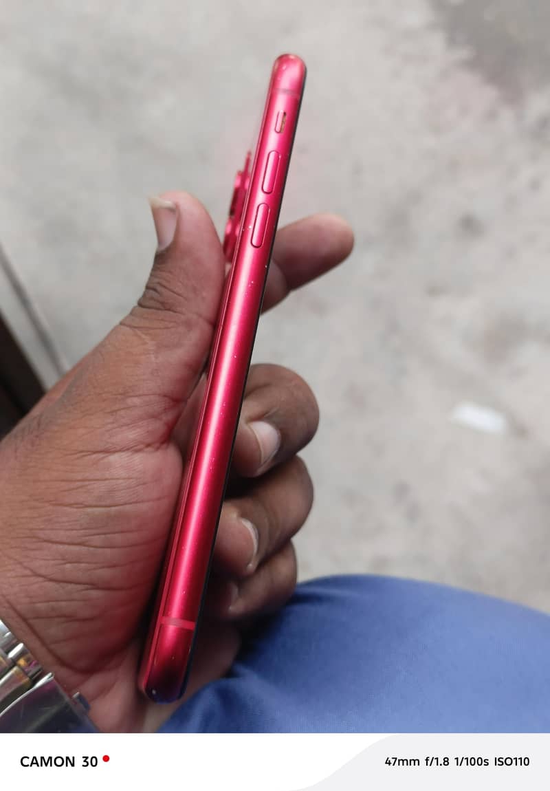 Apple iPhone 11 4