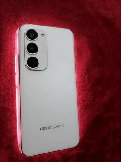 Tecno spark 40 pro plus