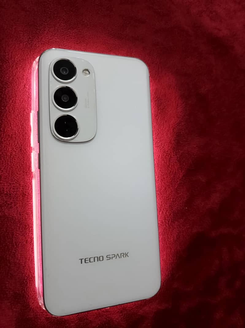 Tecno spark 40 pro plus 0