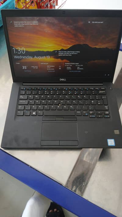 Dell Laptop v good condition