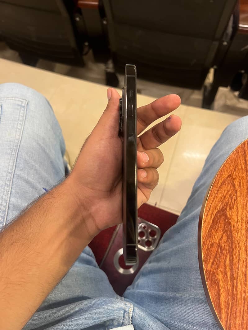 Apple iPhone 14 Pro Max 2