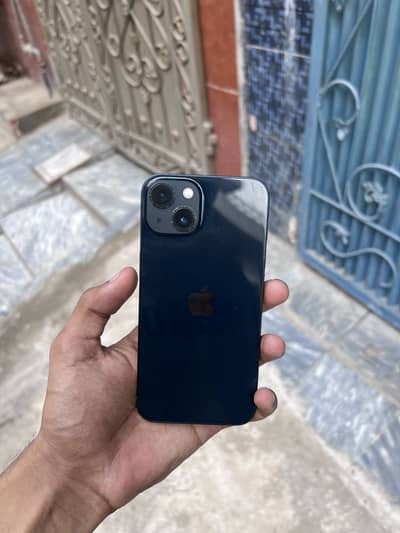 Apple iPhone 13