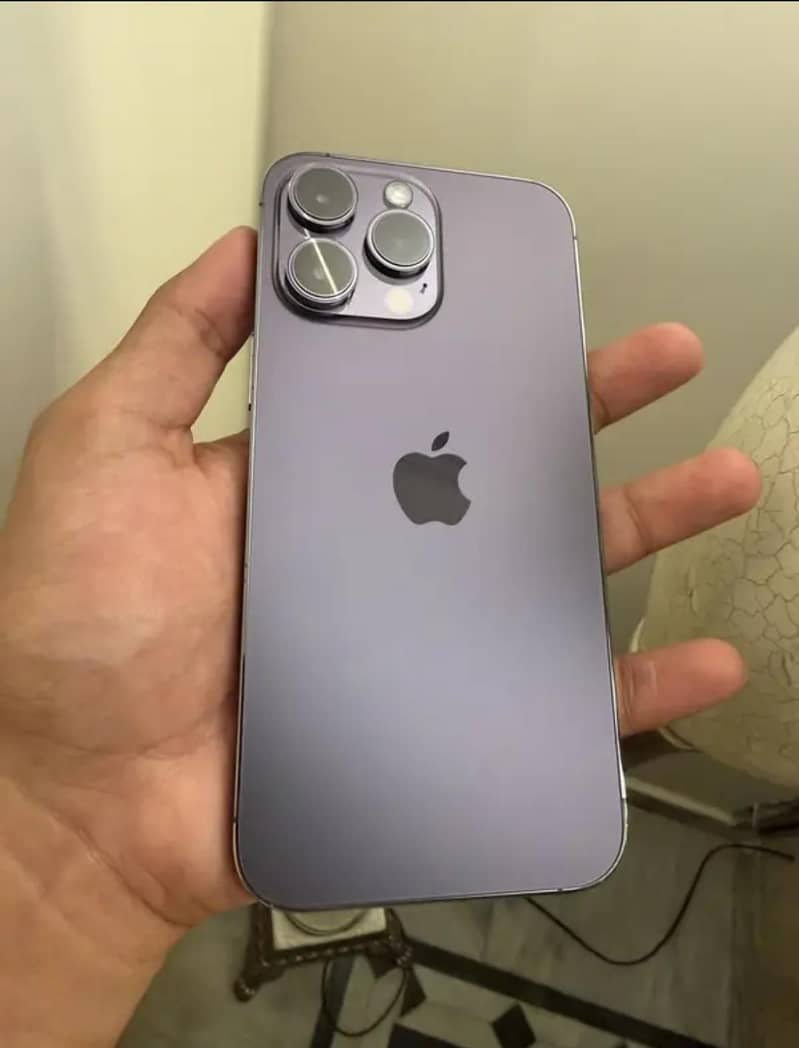 Apple iPhone 14 Pro Max 1