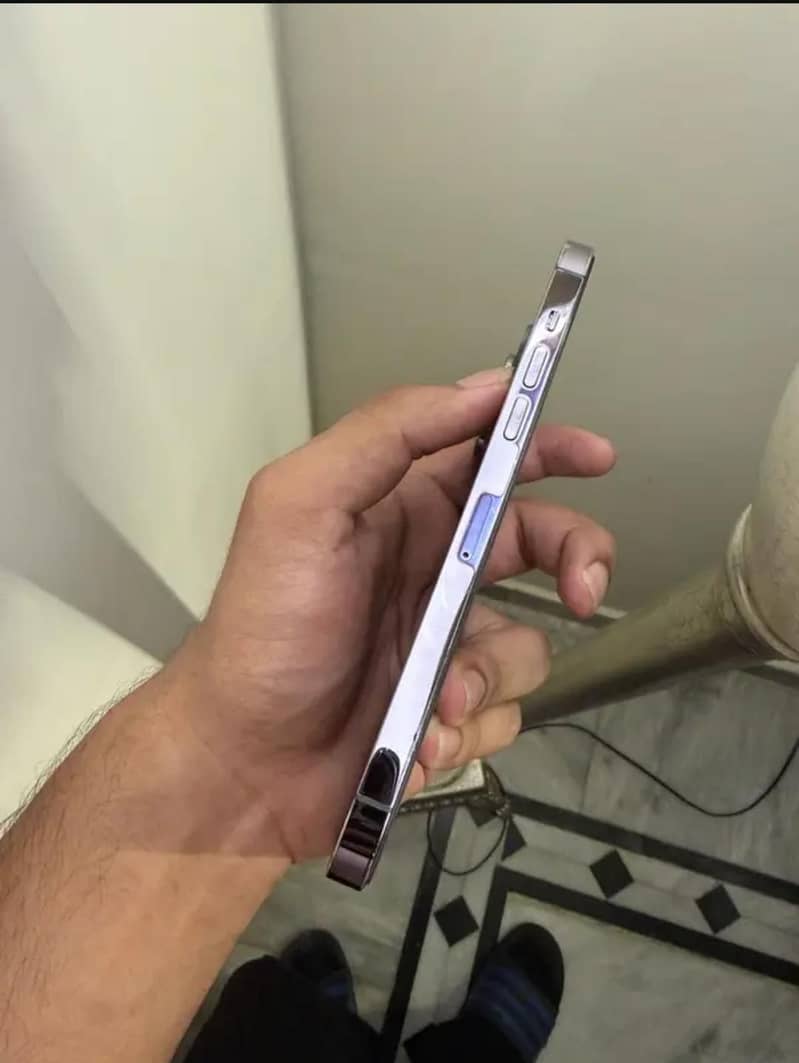 Apple iPhone 14 Pro Max 4