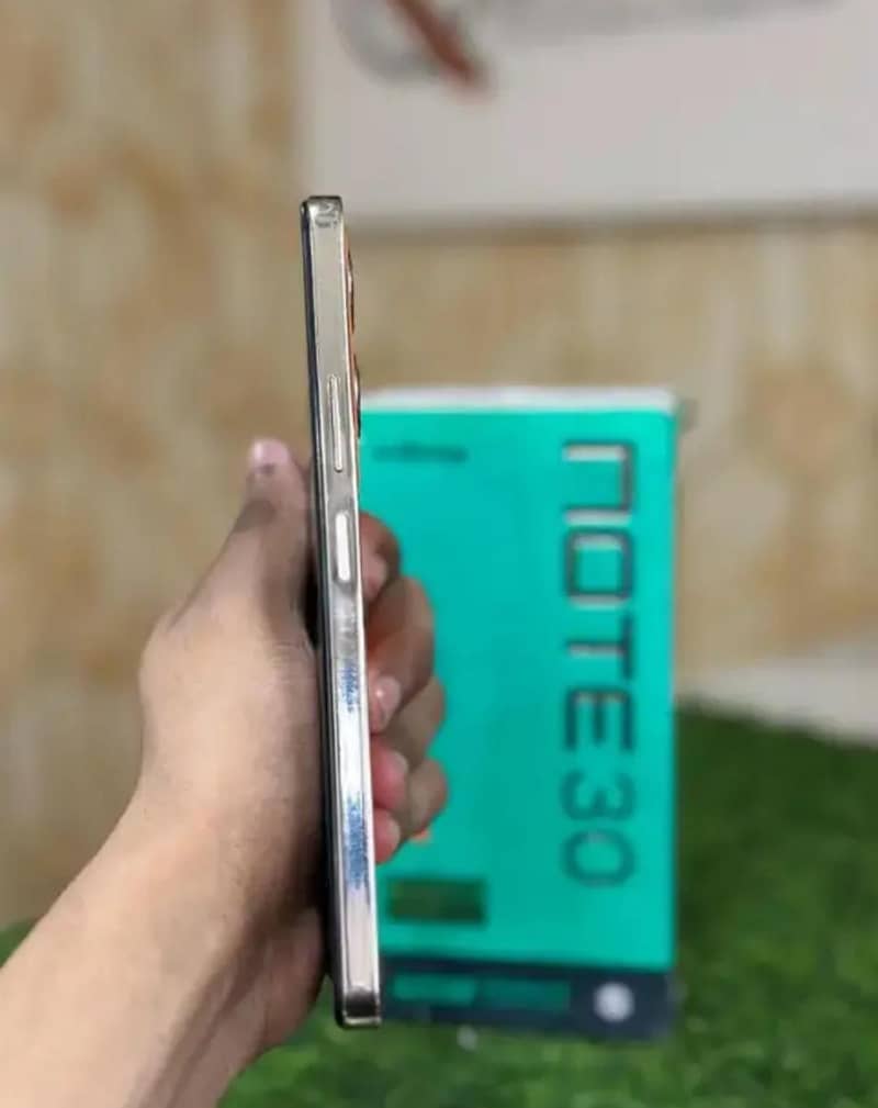 Infinix Note 30 1