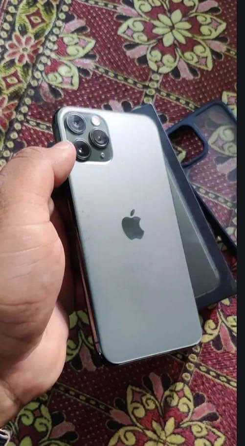 Apple iPhone 11 Pro 3