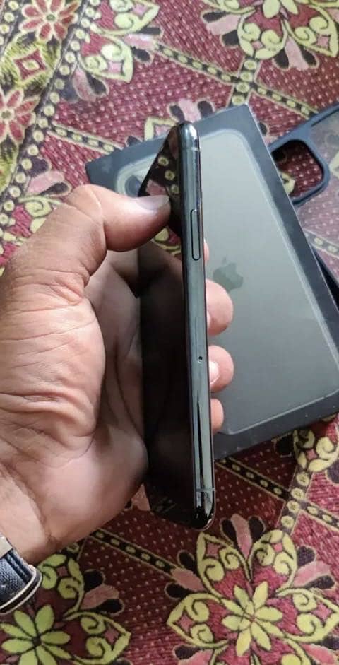Apple iPhone 11 Pro 8