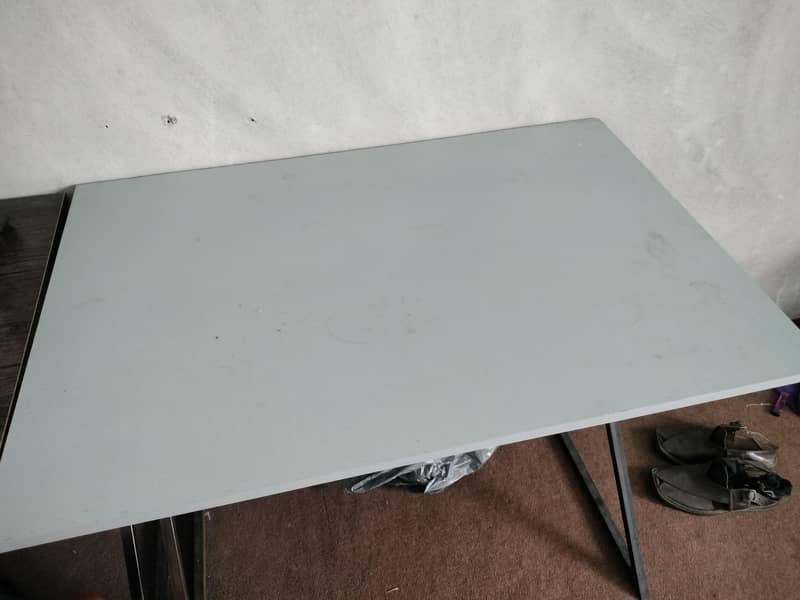 Study table 0