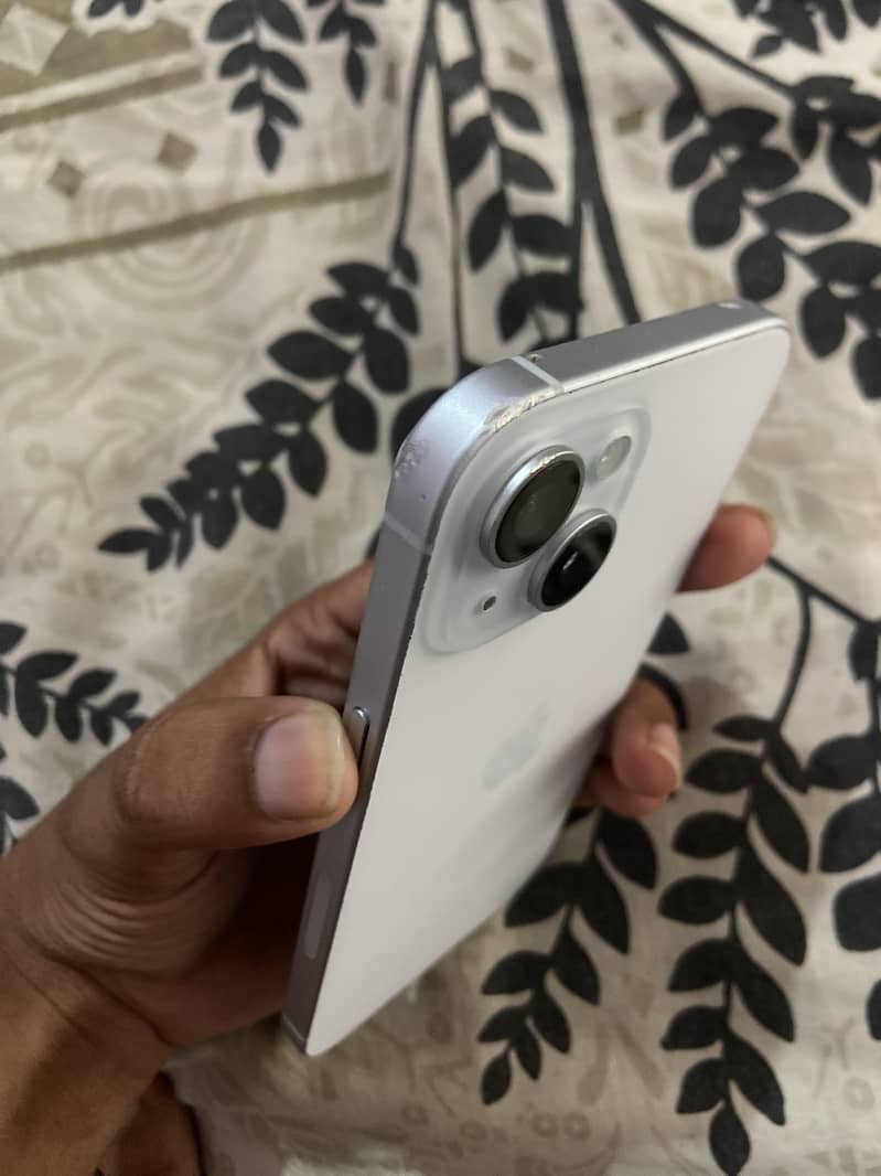 Apple iPhone 15 5