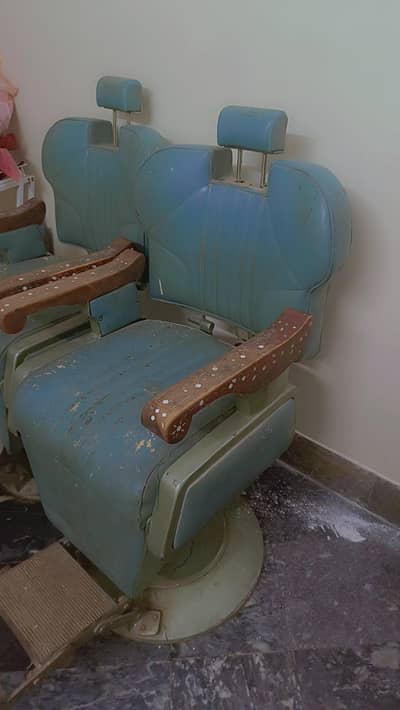 Beauty Saloon Quality Chairs.