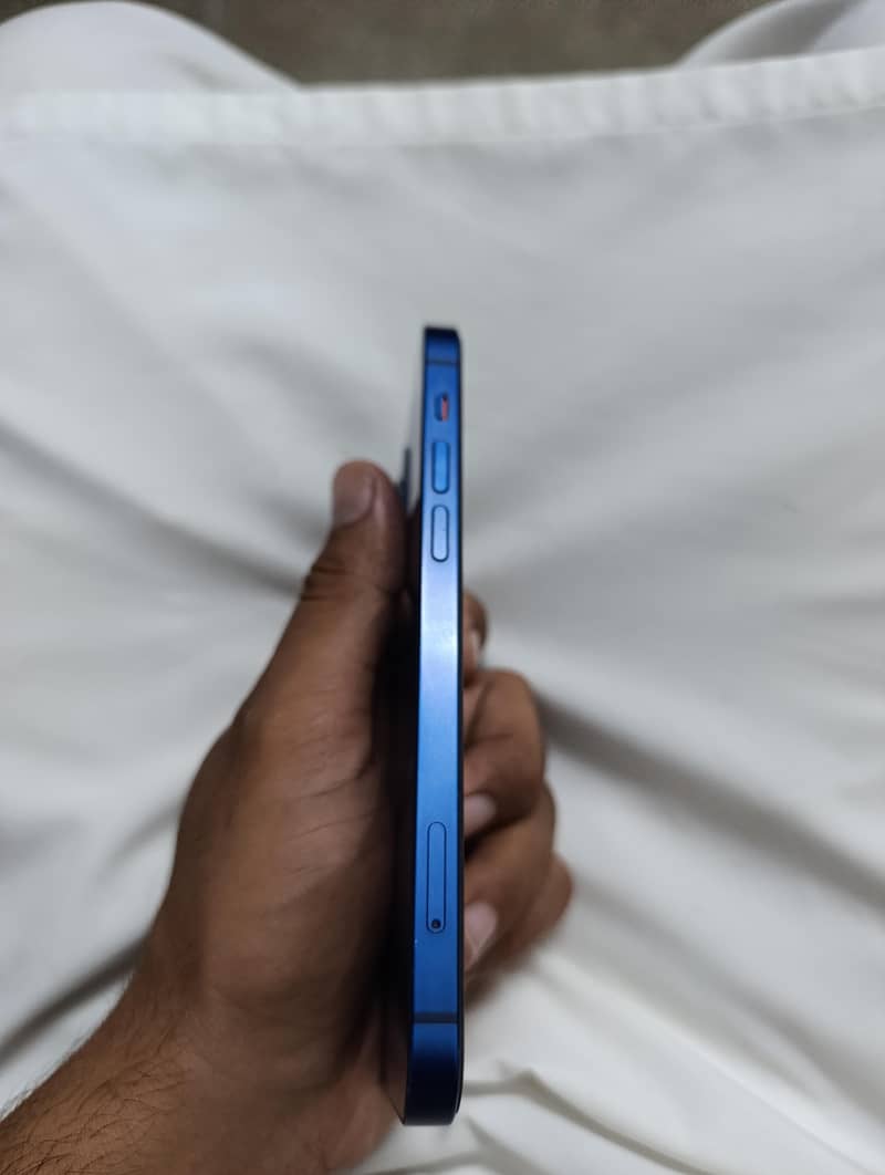 Apple iPhone 12 2