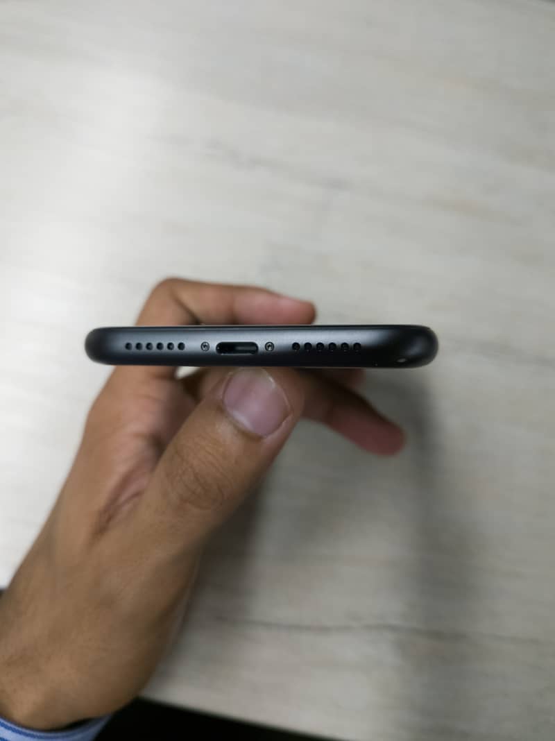 Apple iPhone 11 3