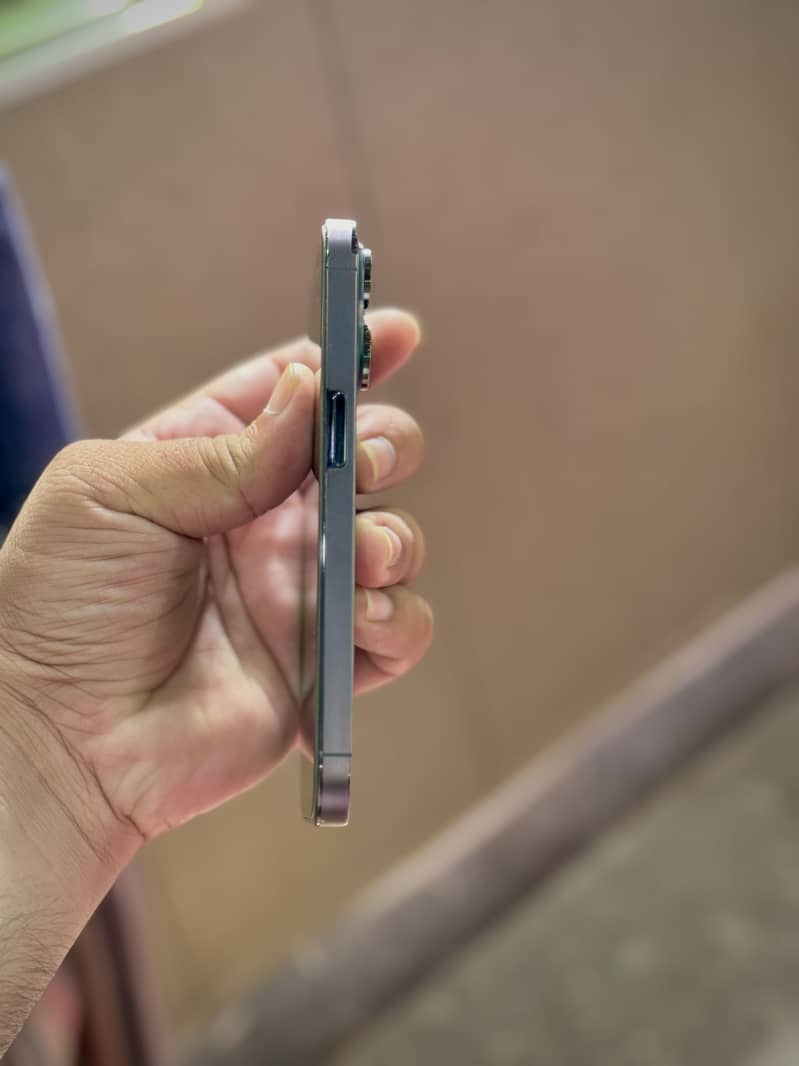 Apple iPhone 14 Pro 4