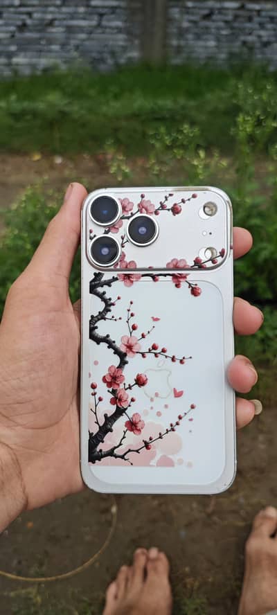 Apple iPhone XR  Con word to 17 whaite color