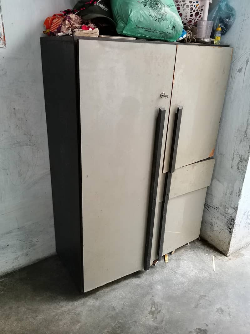 wardrobe 0
