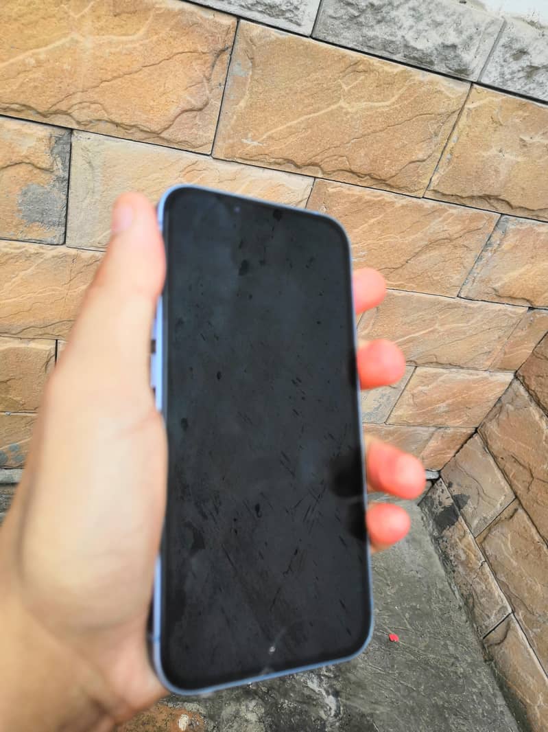 Apple iPhone 14 3