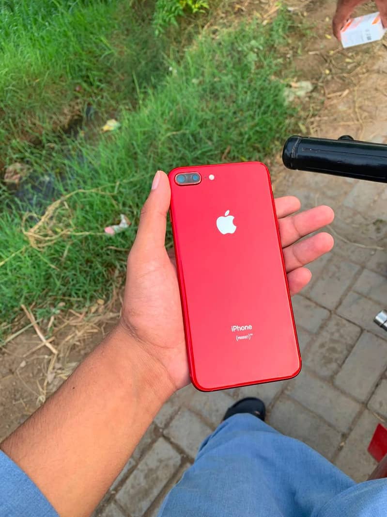 Apple iPhone 8 Plus 0