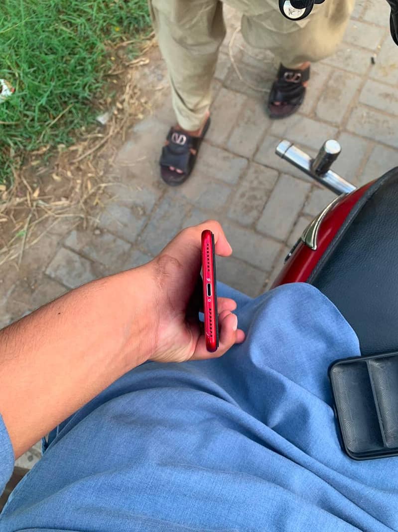 Apple iPhone 8 Plus 1