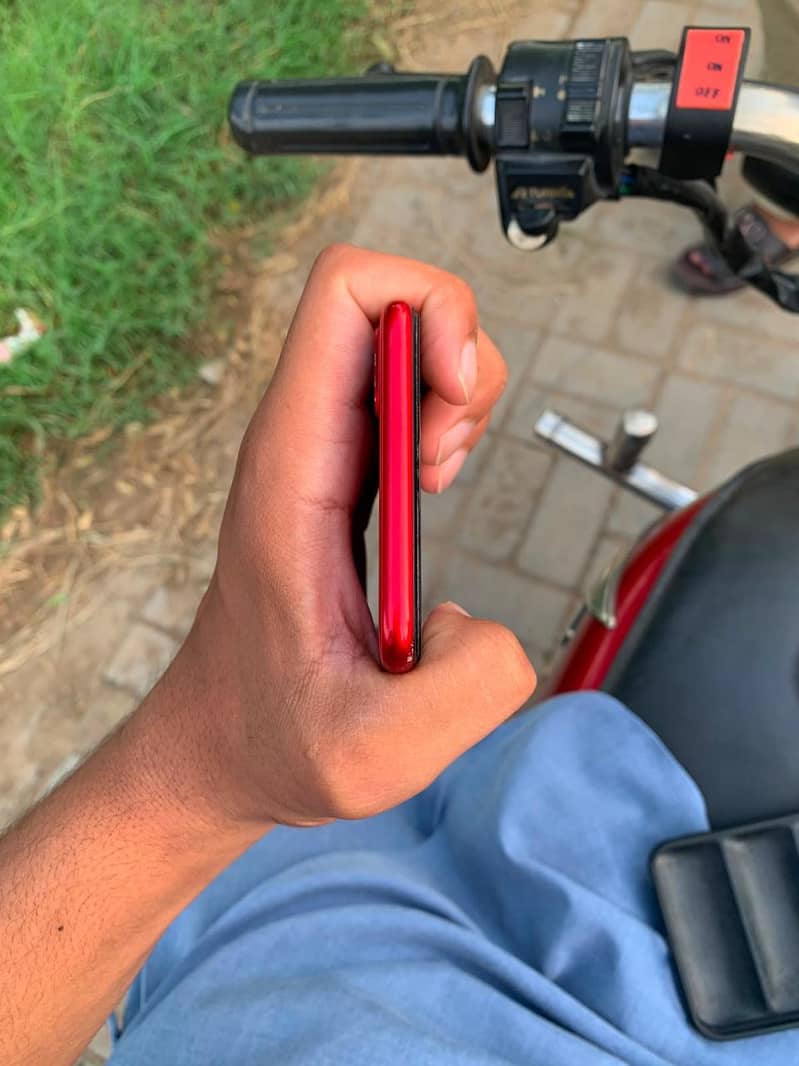 Apple iPhone 8 Plus 4