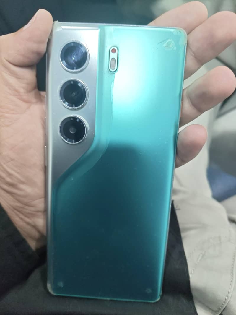 Tecno CAMON 40 Pro 0