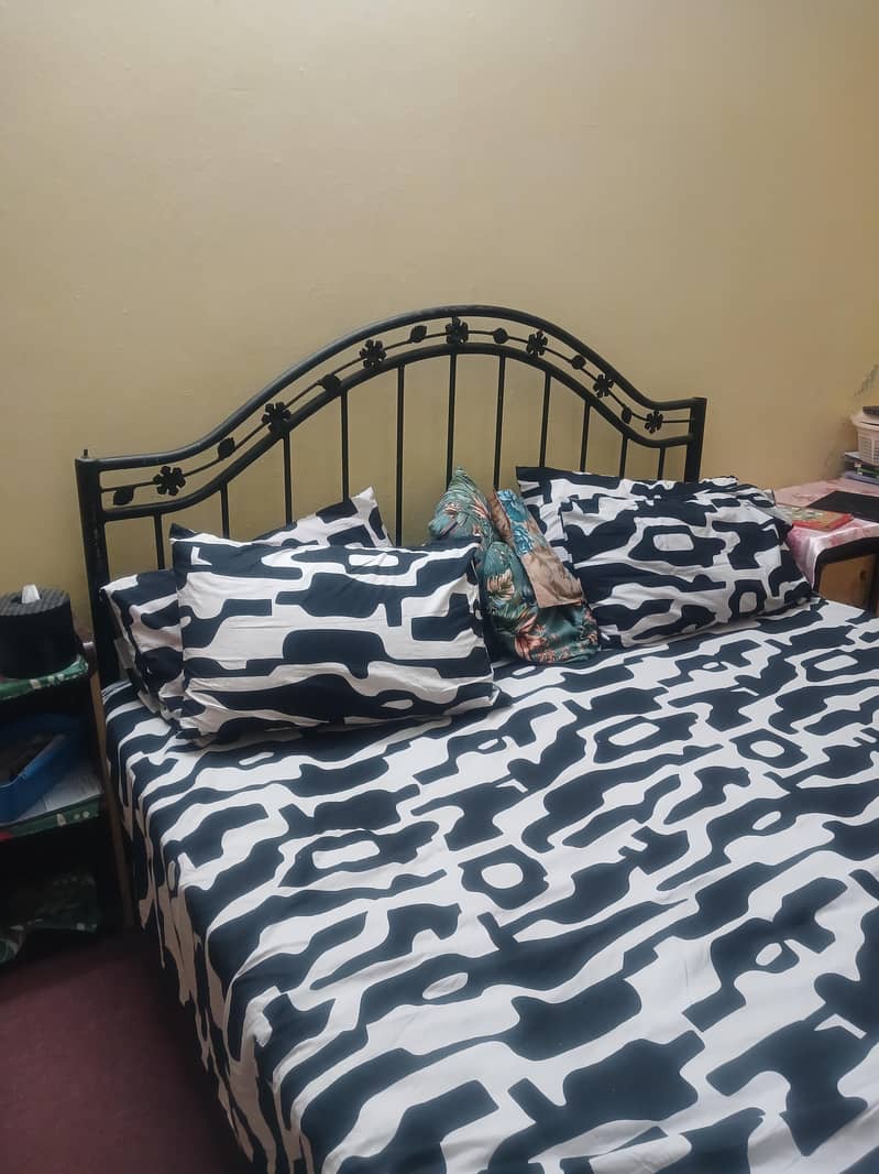 bed with form 0