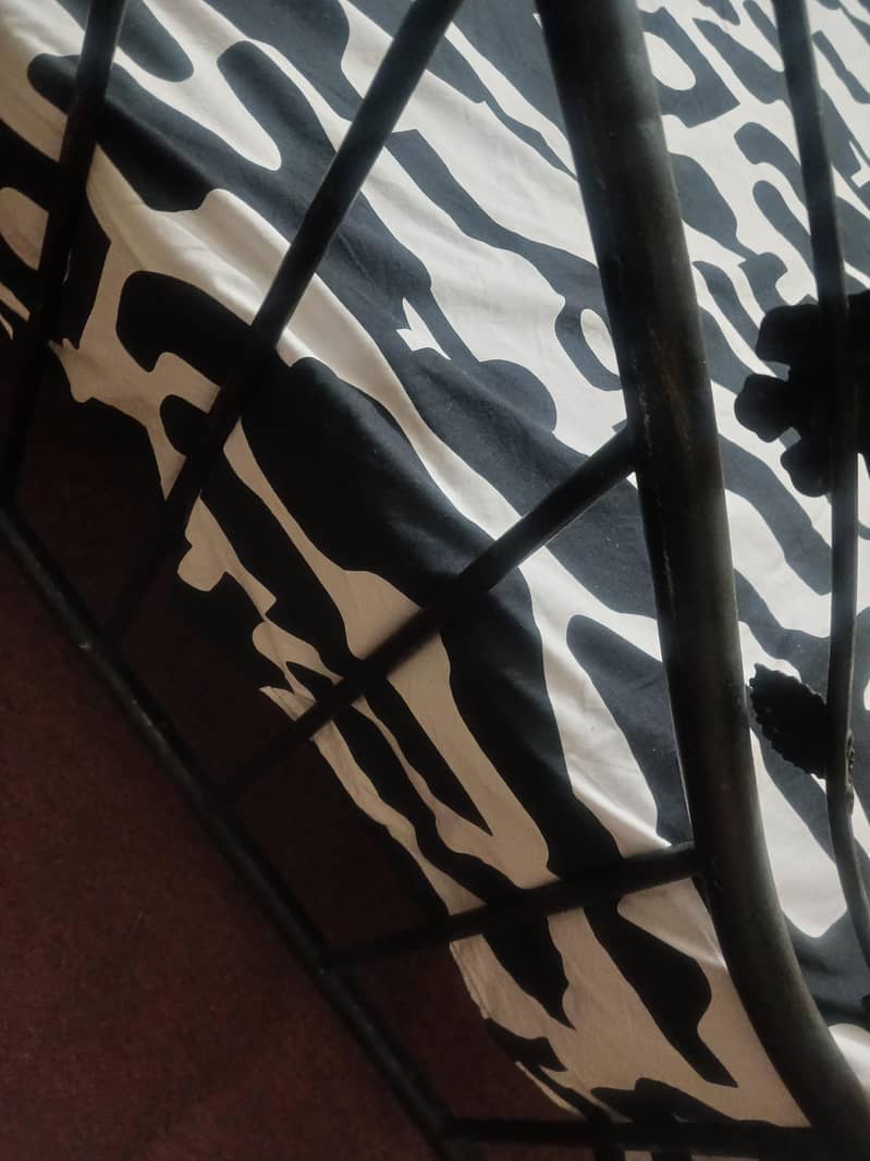 bed with form 1