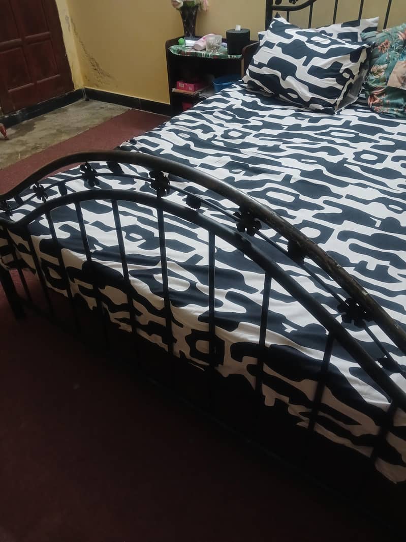 bed with form 3