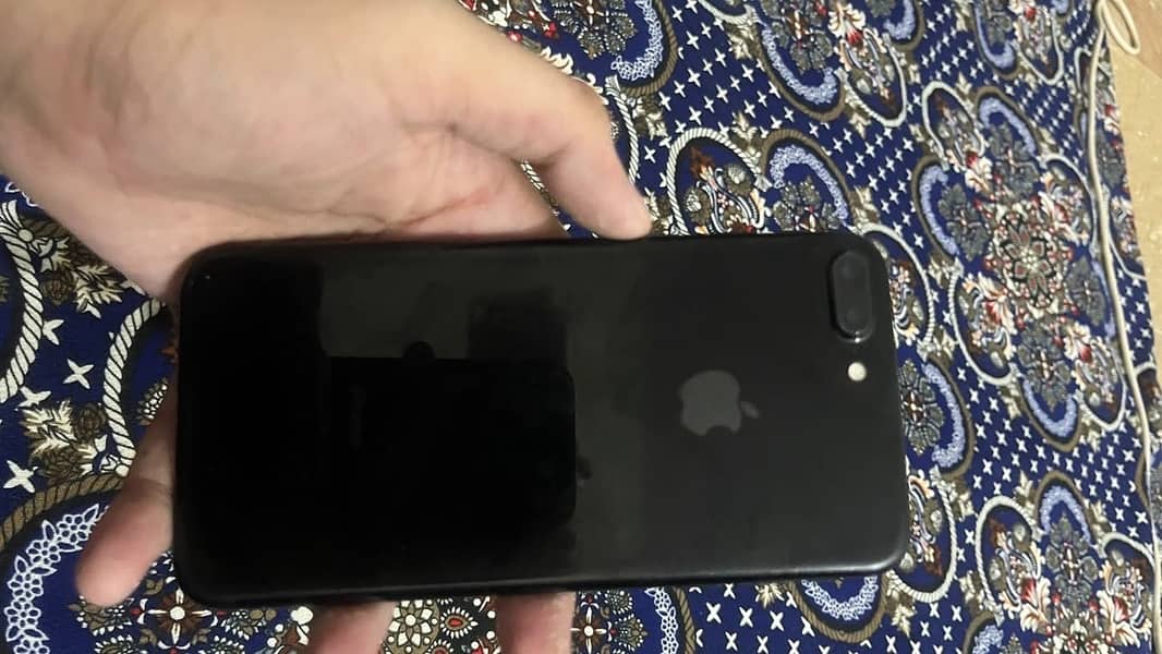 Apple iPhone 7 Plus 1