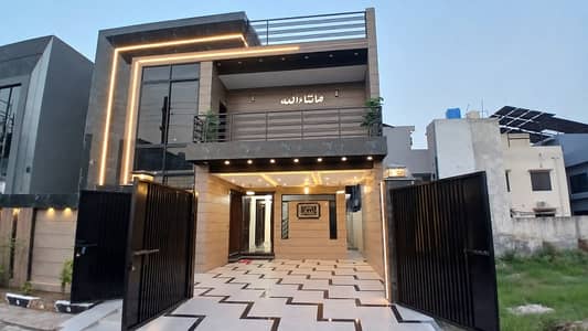 10marla Beutiful Brand New House