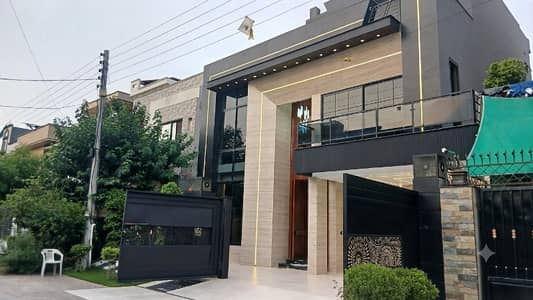 12.5 Marla Beutiful House Brand New