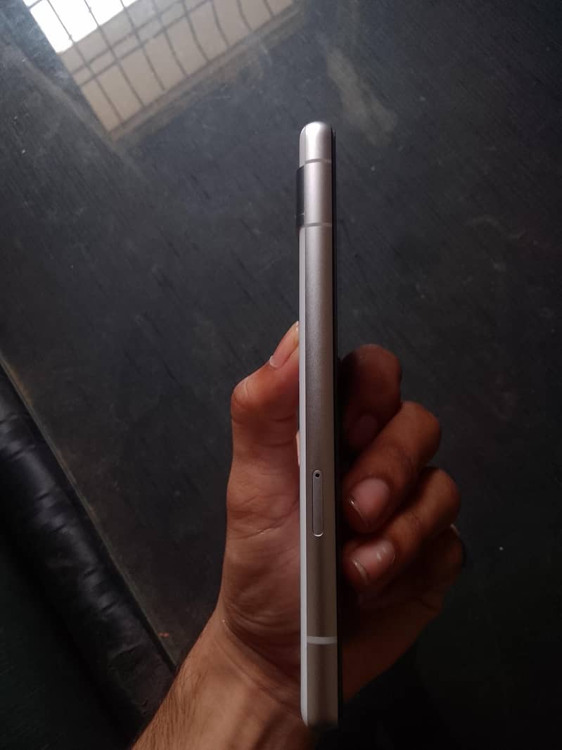 Google Pixel 7a 5