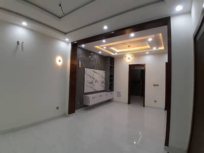 Prime Location Park View City House Sized 5 Marla For rent