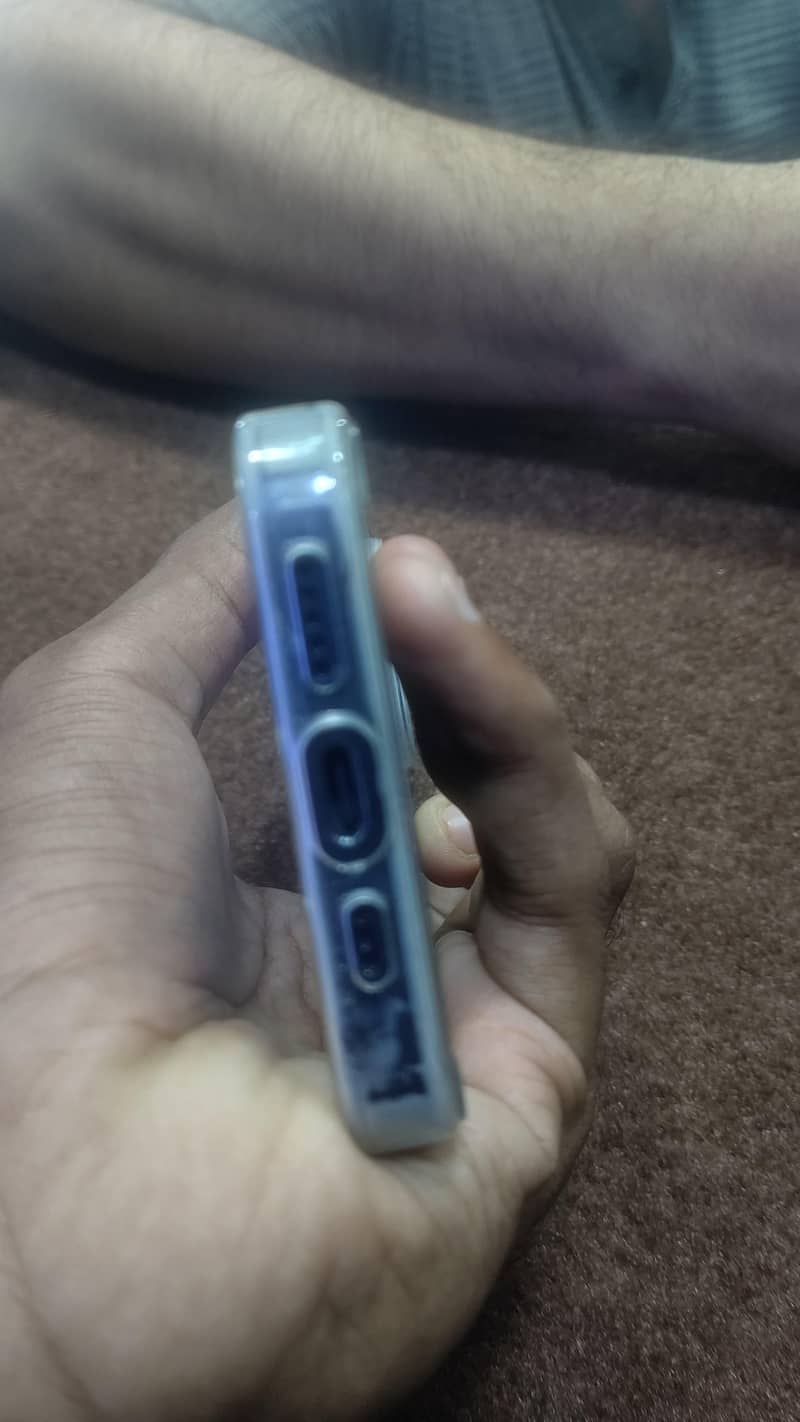 Apple iPhone 15 Pro 1
