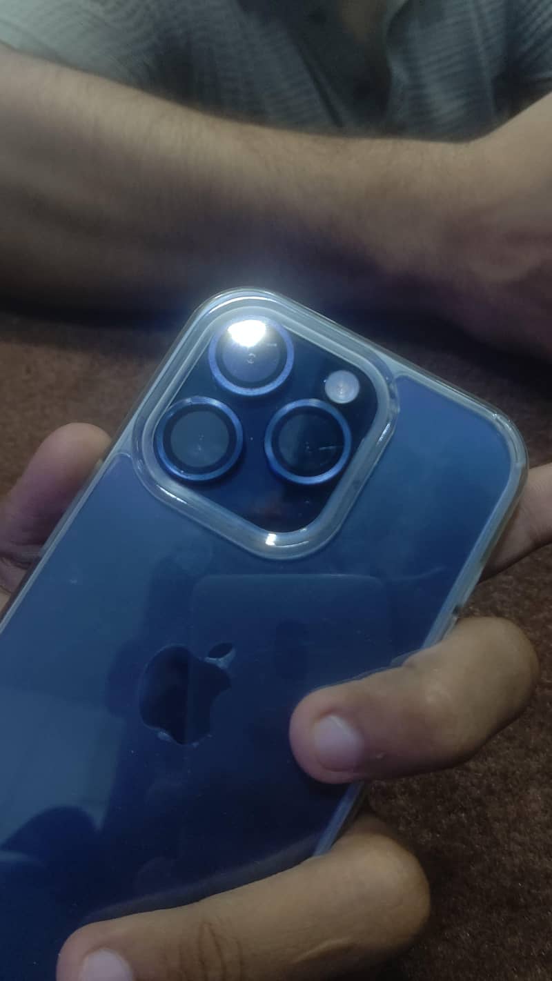 Apple iPhone 15 Pro 6