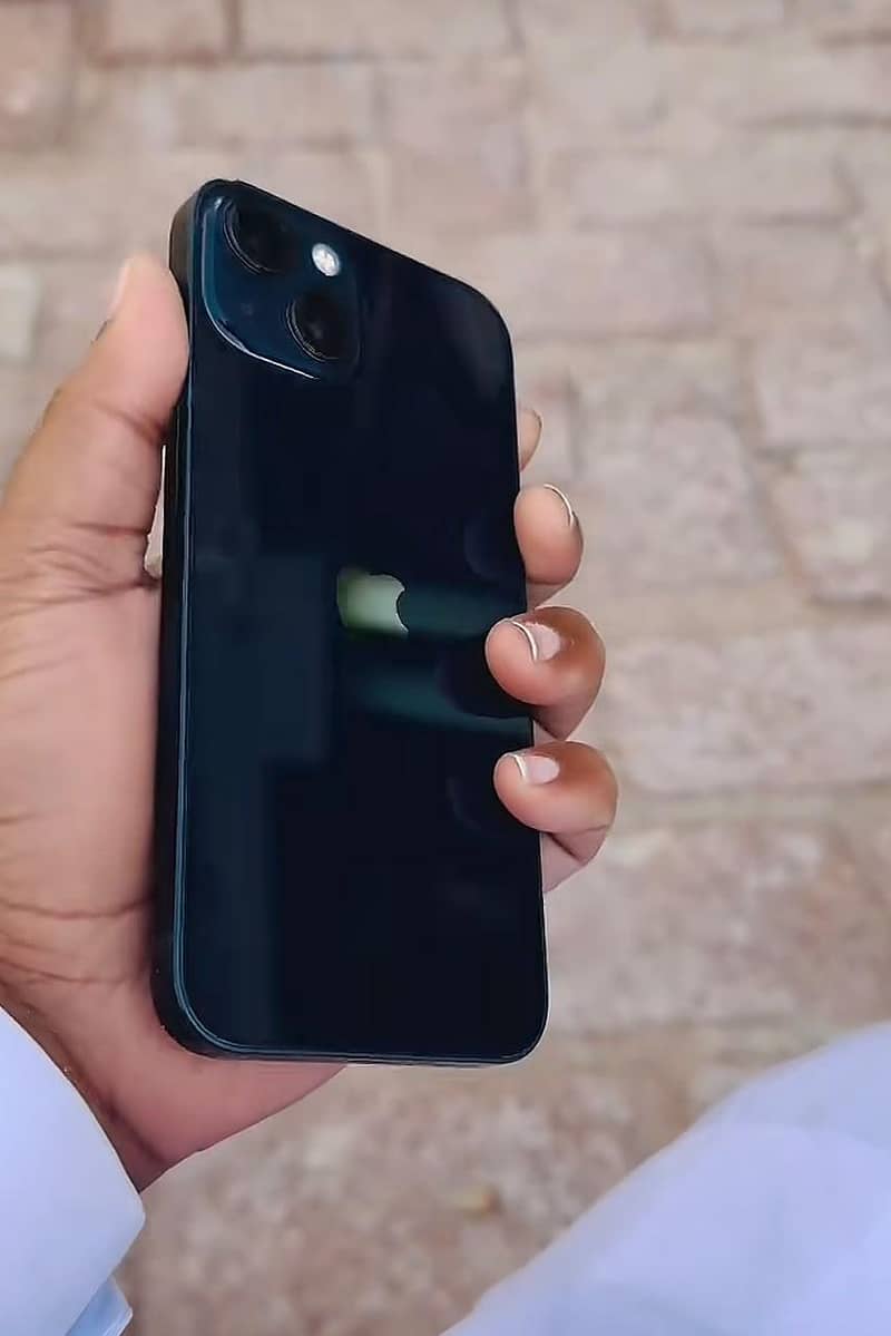 Apple iPhone 13 6