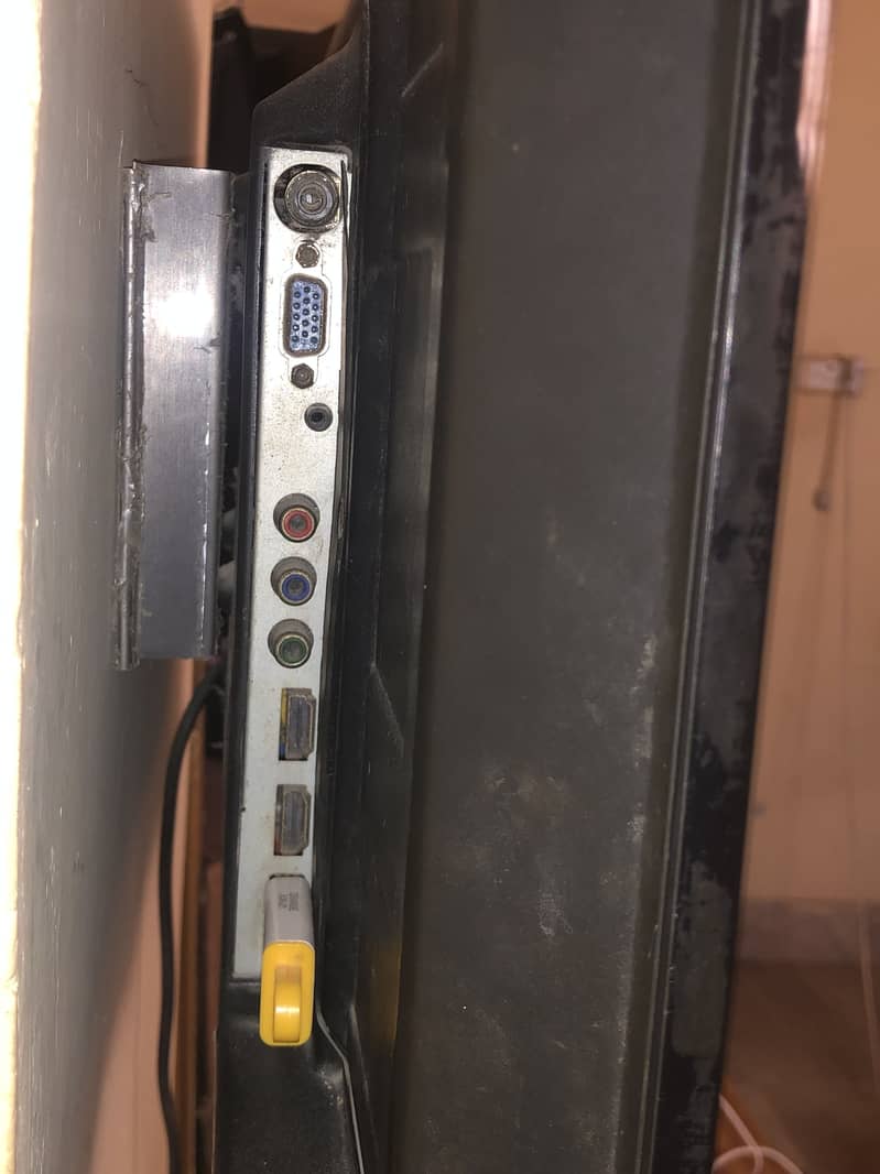 Orient lcd 24inch 1