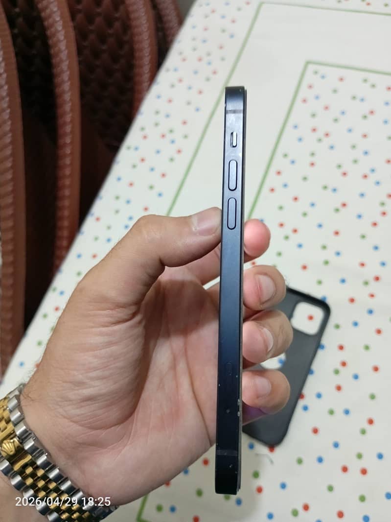 Apple iPhone 12 1
