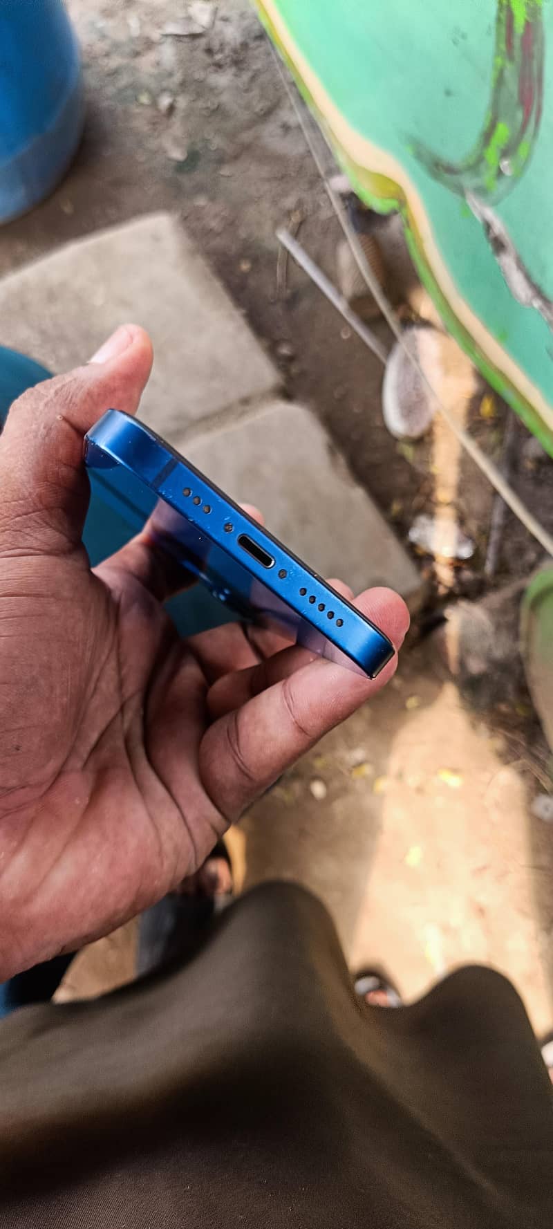 Apple iPhone 12 4