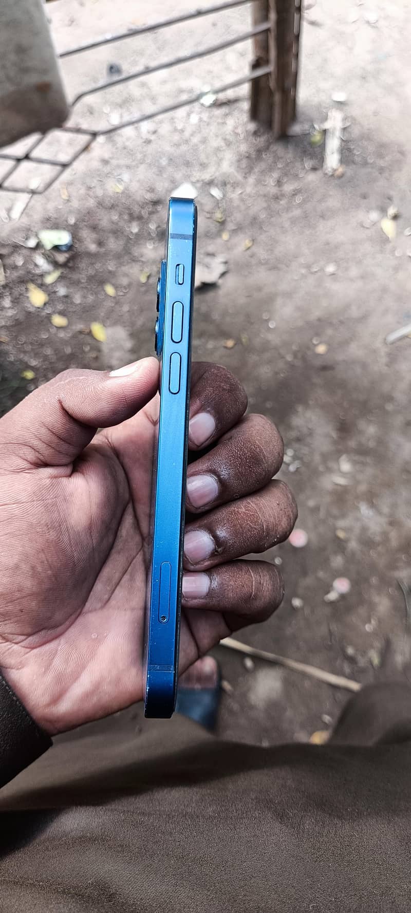 Apple iPhone 12 6