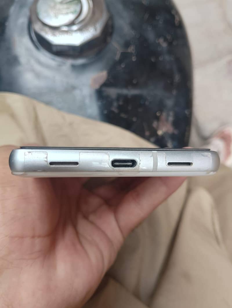 Google Pixel 7a 5