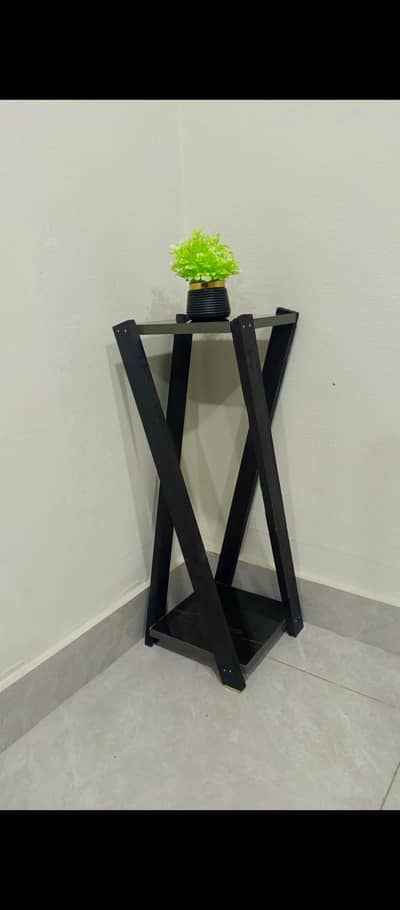 Corner table home decor