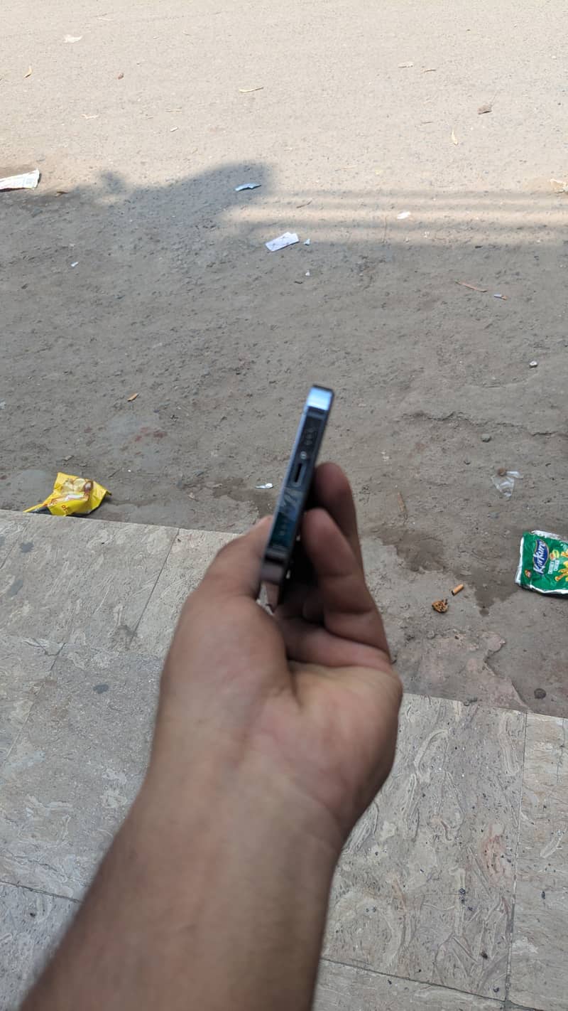 Apple iPhone 13 Pro 6