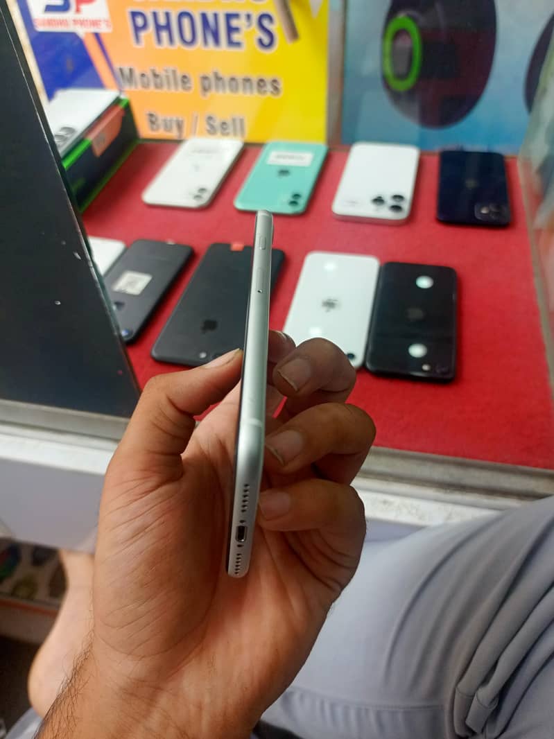 Apple iPhone SE 3