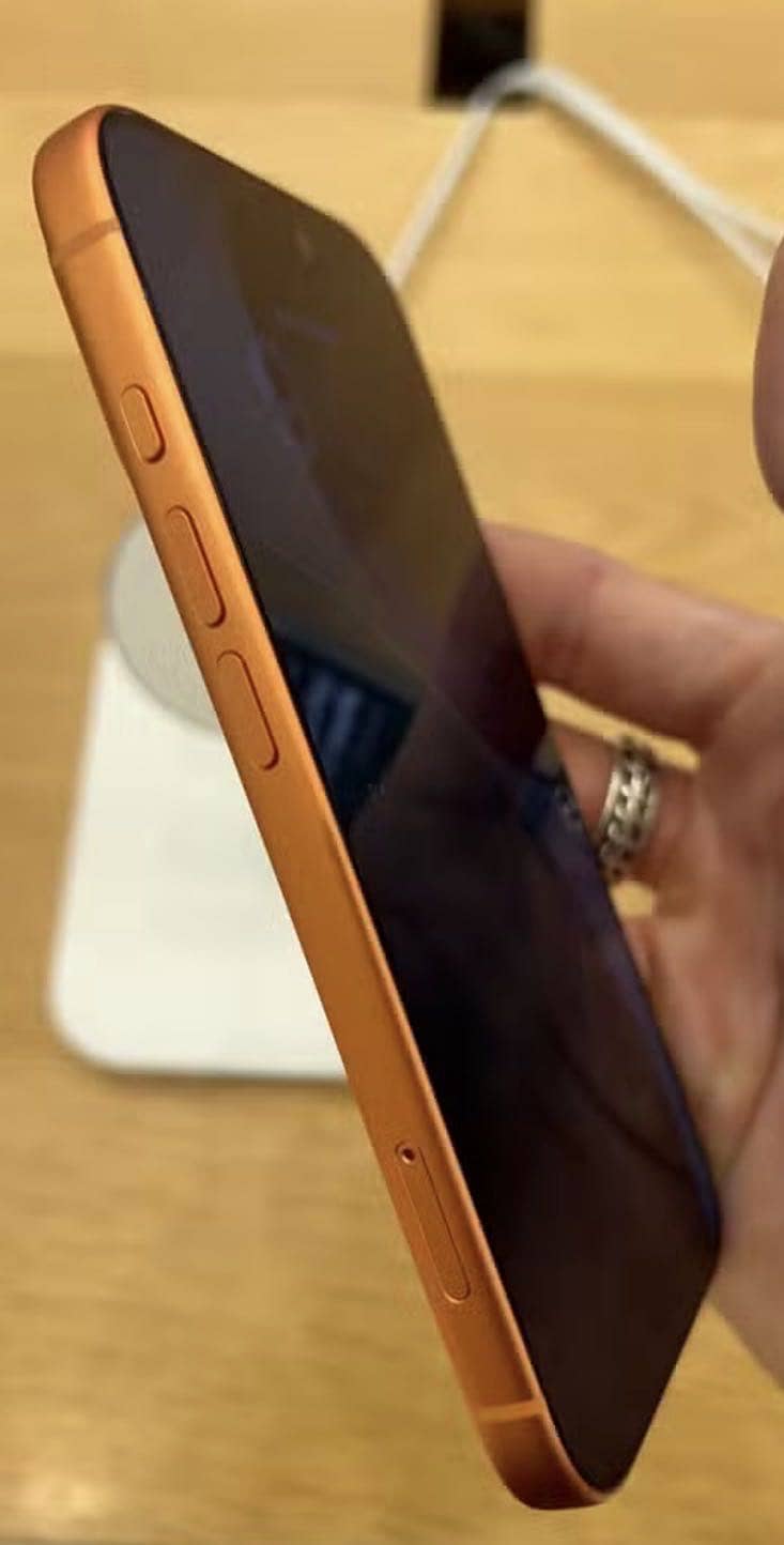 Apple iPhone 17 Pro Max 1