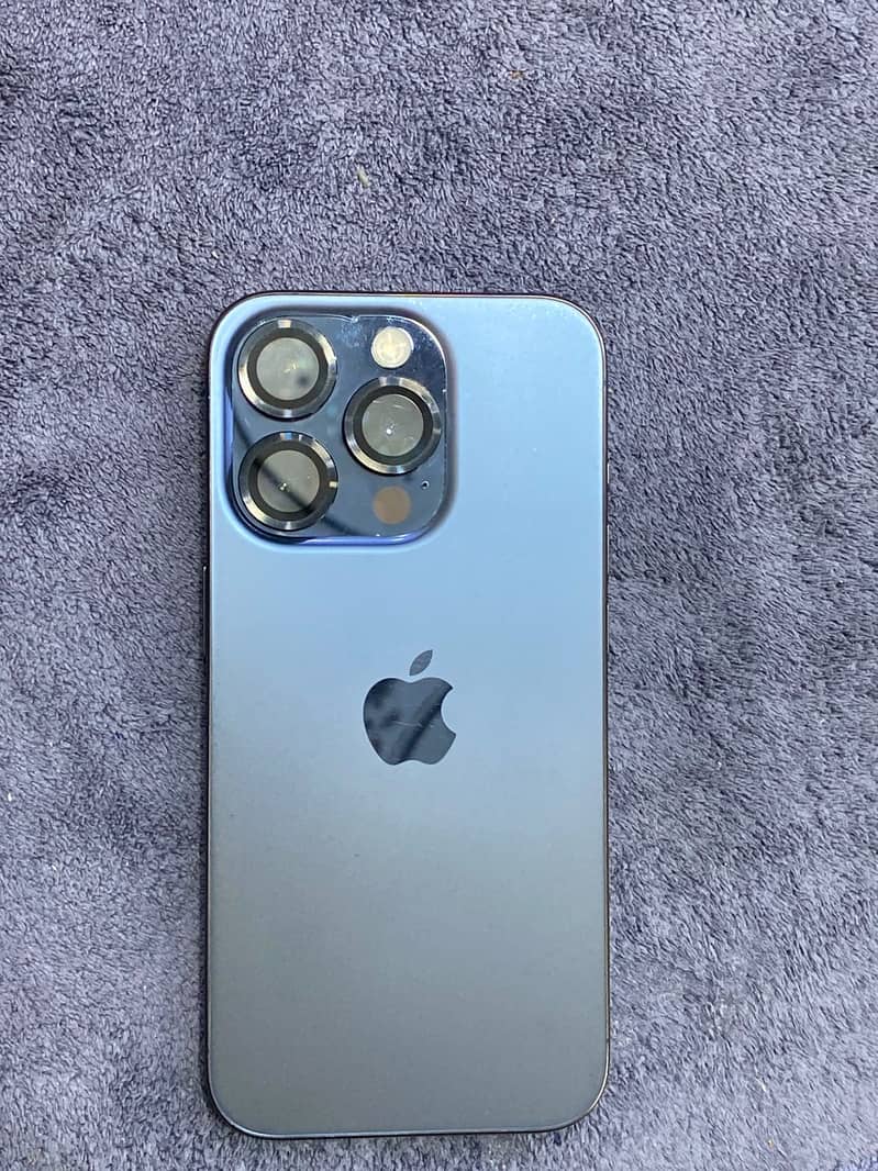 Apple iPhone 15 Pro 1