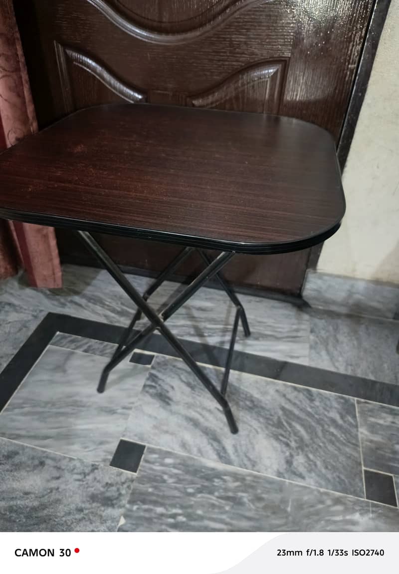 Folding table 1