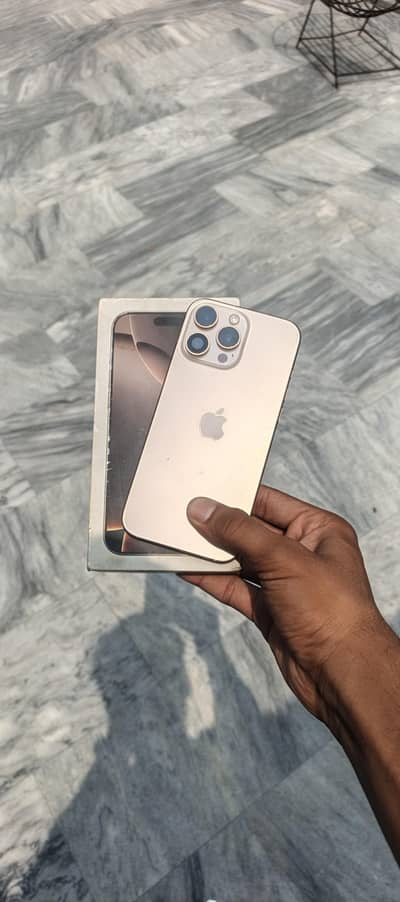 Apple iPhone 16 Pro Max Factory unlock 256gb 90healtth 10/10 with box